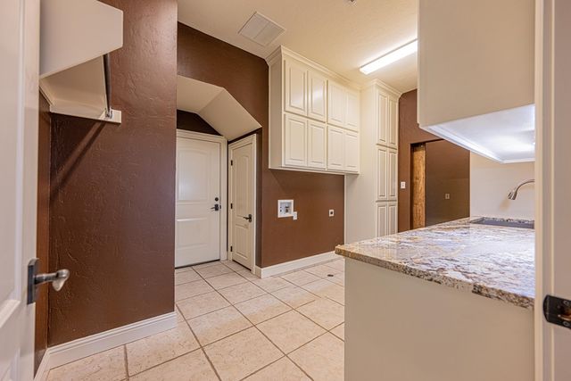5705 Fenway Dr, Midland, TX 79707