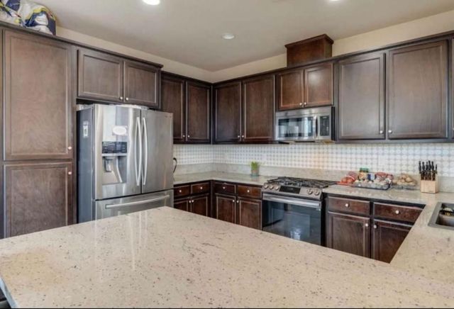 2471 Ben Ali Way, Sacramento, CA 95815
