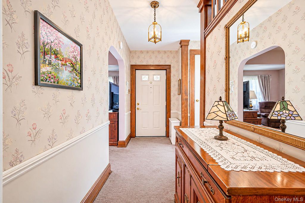 116 Hawthorne Avenue, Floral Park, NY 11001 — photo 5
