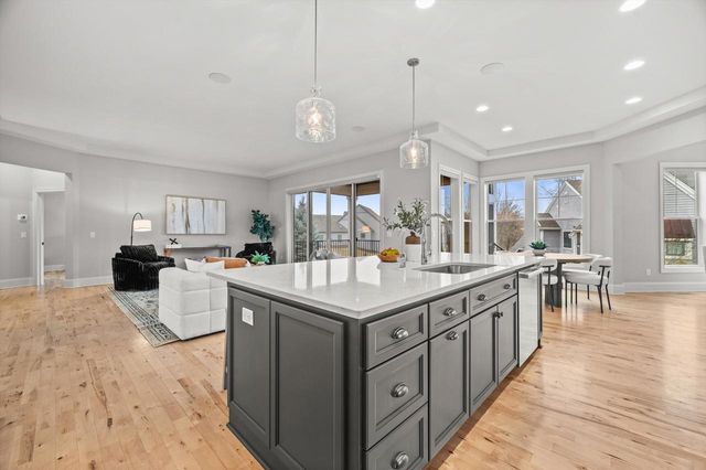 W248N2151 Kettle Cove COURT, Pewaukee, WI 53072