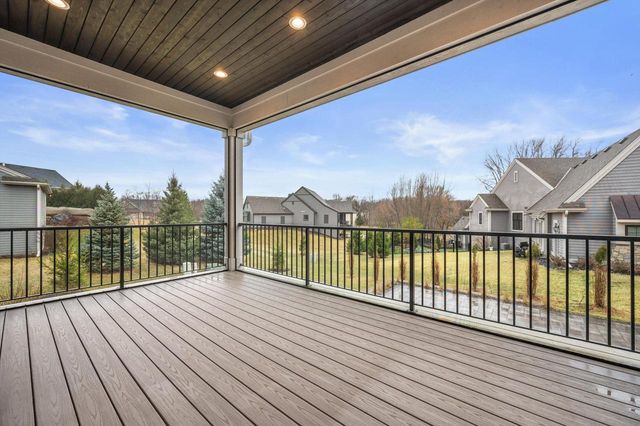W248N2151 Kettle Cove COURT, Pewaukee, WI 53072