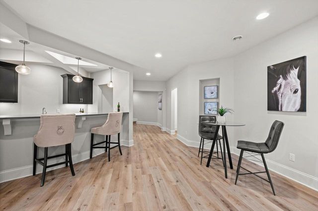 W248N2151 Kettle Cove COURT, Pewaukee, WI 53072