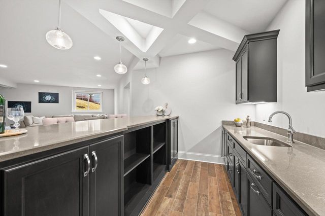 W248N2151 Kettle Cove COURT, Pewaukee, WI 53072