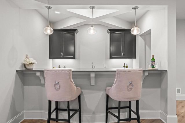 W248N2151 Kettle Cove COURT, Pewaukee, WI 53072