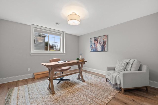 W248N2151 Kettle Cove COURT, Pewaukee, WI 53072