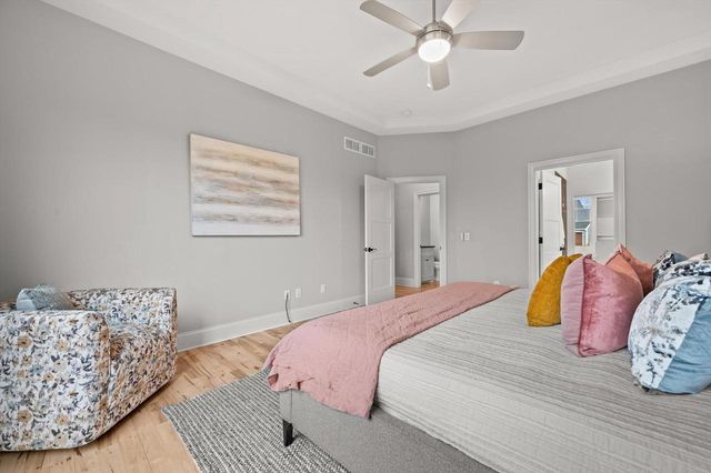 W248N2151 Kettle Cove COURT, Pewaukee, WI 53072