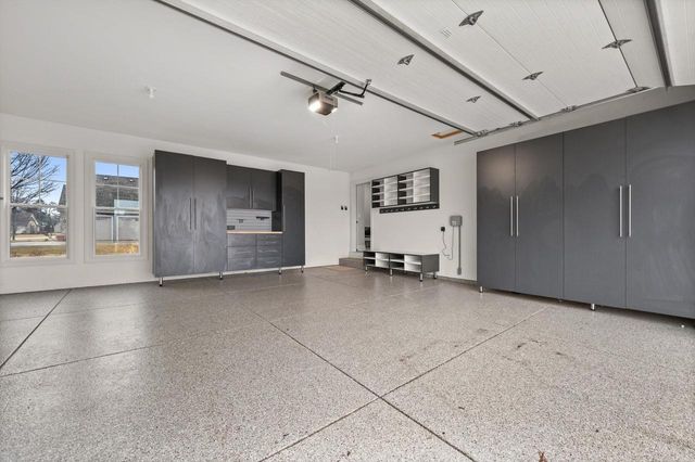 W248N2151 Kettle Cove COURT, Pewaukee, WI 53072