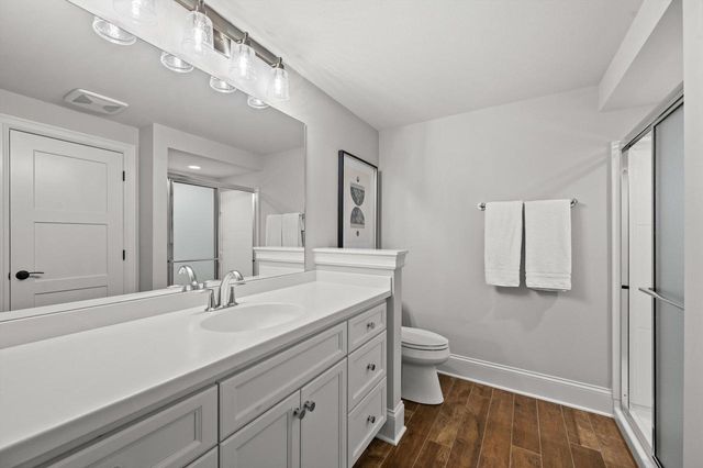 W248N2151 Kettle Cove COURT, Pewaukee, WI 53072