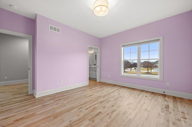 W248N2151 Kettle Cove COURT, Pewaukee, WI 53072