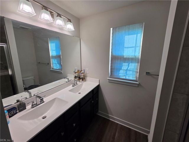 245 Goldenstar LN, Portsmouth, VA 23701