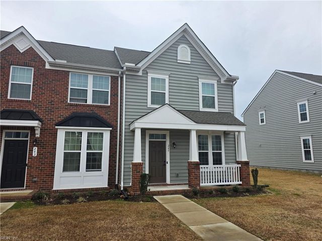 245 Goldenstar LN, Portsmouth, VA 23701