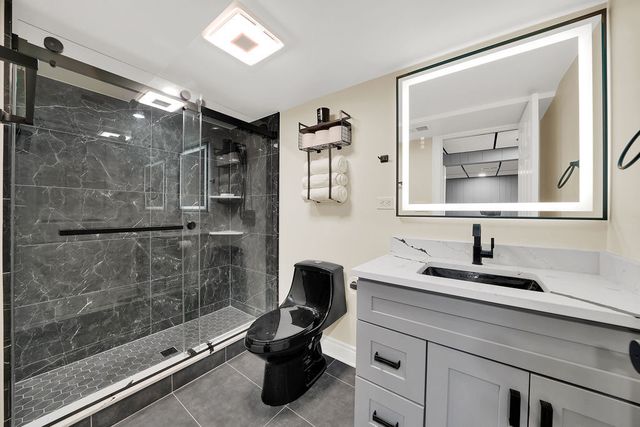 5444 W 64th Street, Chicago, IL 60638