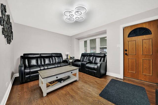 5444 W 64th Street, Chicago, IL 60638