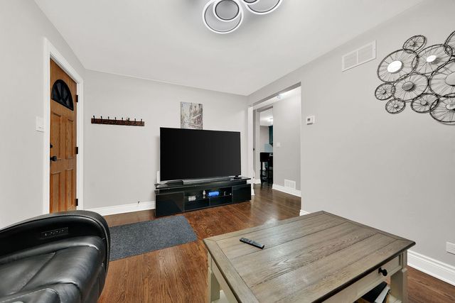 5444 W 64th Street, Chicago, IL 60638