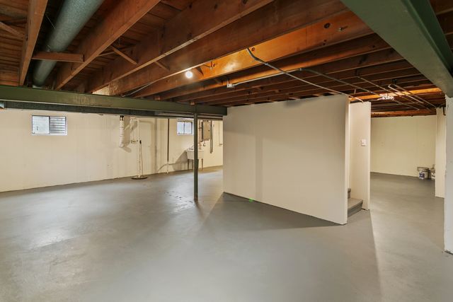 18135 Cherrywood Lane, Homewood, IL 60430