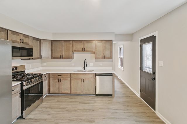 18135 Cherrywood Lane, Homewood, IL 60430