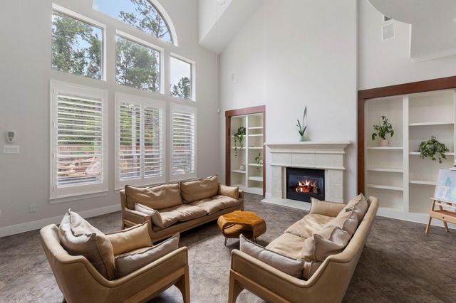 6 Skipwith Place, The Woodlands, TX 77382