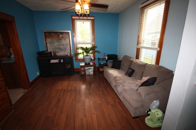 1442 W High Street, Davenport, IA 52804
