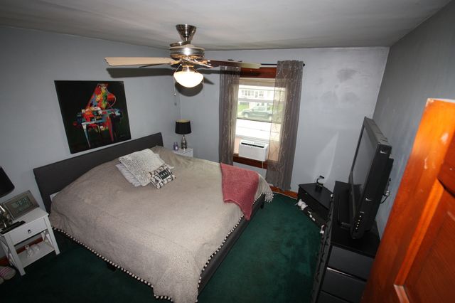 1442 W High Street, Davenport, IA 52804