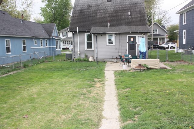 1442 W High Street, Davenport, IA 52804