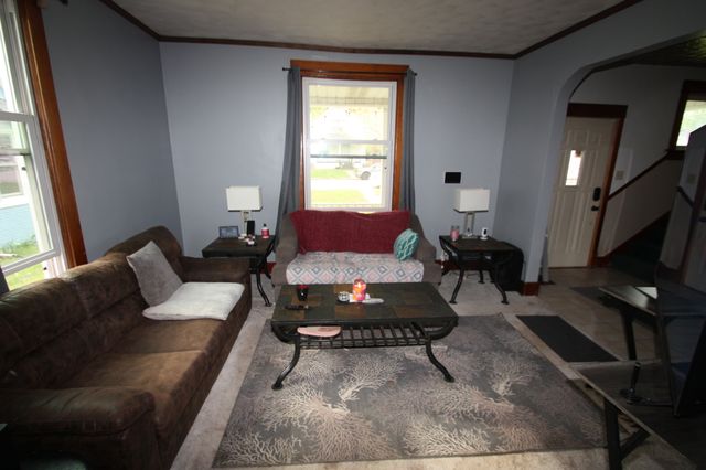1442 W High Street, Davenport, IA 52804
