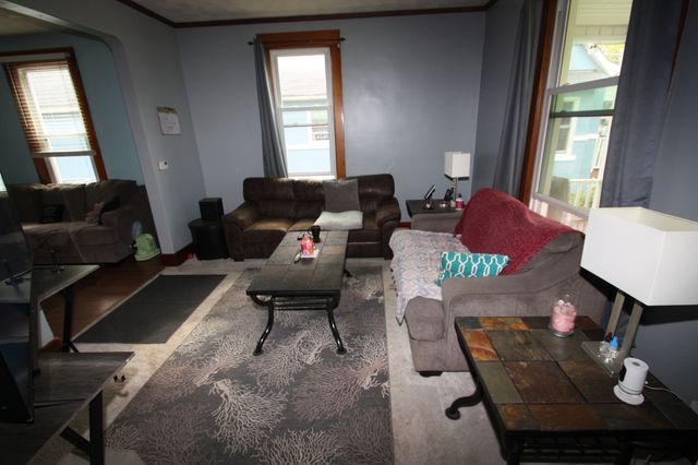 1442 W High Street, Davenport, IA 52804