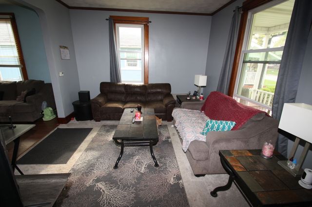 1442 W High Street, Davenport, IA 52804