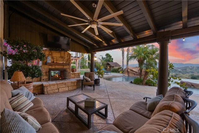 30308 Mallorca Place, Castaic, CA 91384