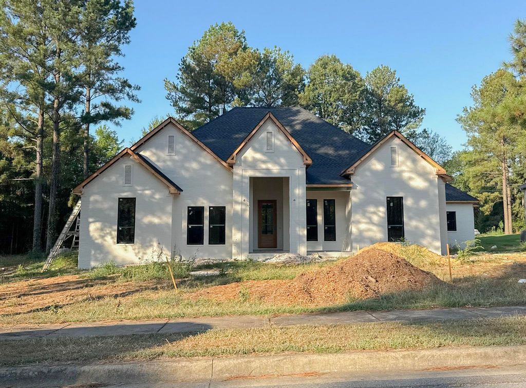 4675 College Avenue, Conway, AR 72034