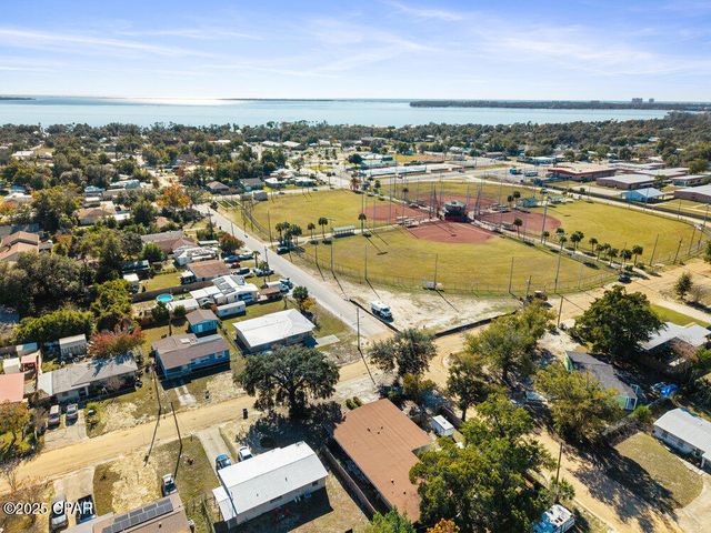 1607 W 13th Street, Panama City, FL 32401