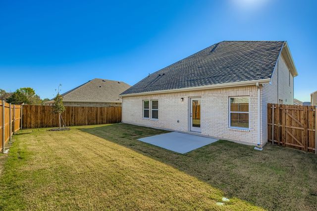 306 Amberville Drive, Red Oak, TX 75154