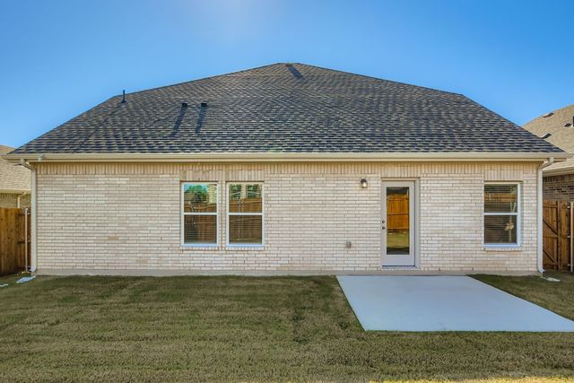 306 Amberville Drive, Red Oak, TX 75154