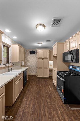 450 Albert Avenue, Shreveport, LA 71105