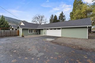 935 Pine Street, Rogue River, OR 97537