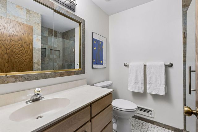 1086 Cedar View Drive, Minneapolis, MN 55405