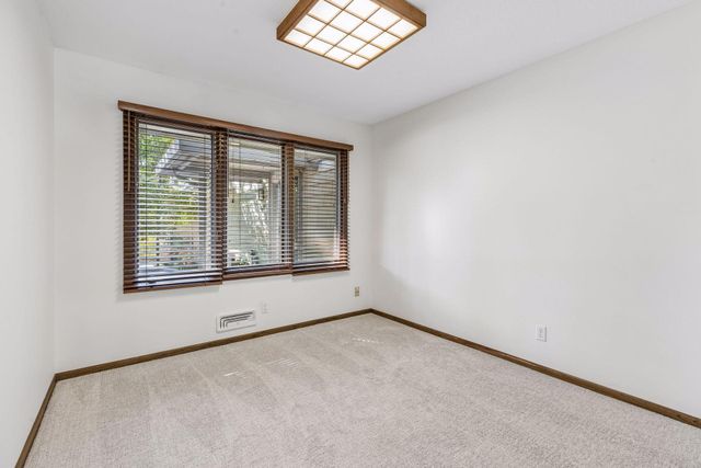 1086 Cedar View Drive, Minneapolis, MN 55405
