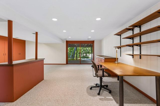 1086 Cedar View Drive, Minneapolis, MN 55405