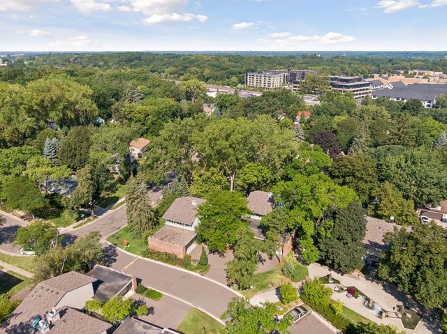 1086 Cedar View Drive, Minneapolis, MN 55405