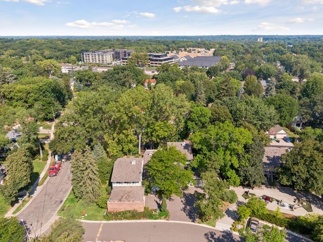 1086 Cedar View Drive, Minneapolis, MN 55405