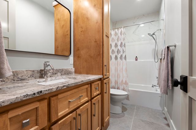 55275 E 298 Road 1, Monkey Island, OK 74331