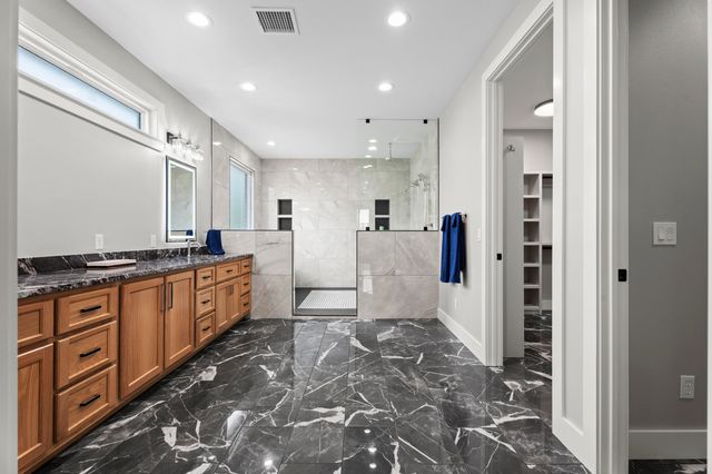 55275 E 298 Road 1, Monkey Island, OK 74331