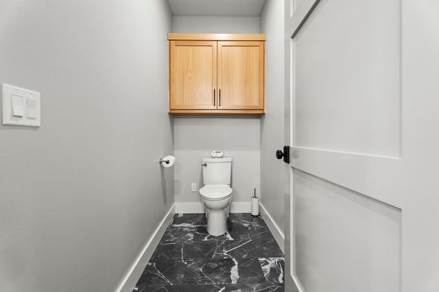 55275 E 298 Road 1, Monkey Island, OK 74331