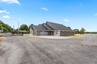 55275 E 298 Road 1, Monkey Island, OK 74331