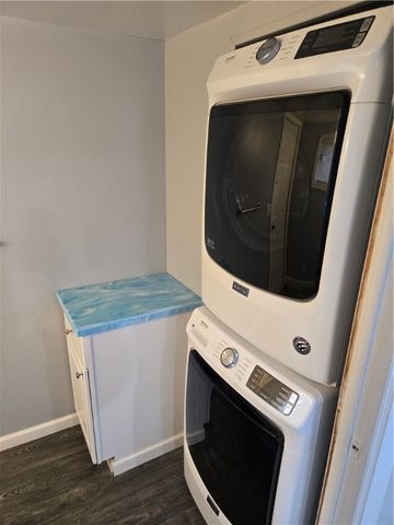 25 Emerson Park, Rochester, NY 14606