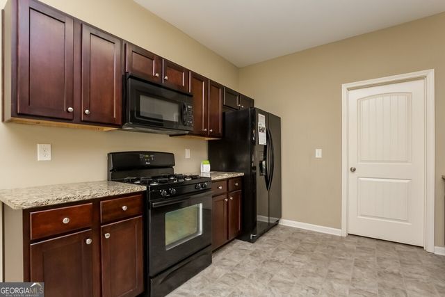 110 Hill Crest Circle, Hiram, GA 30141