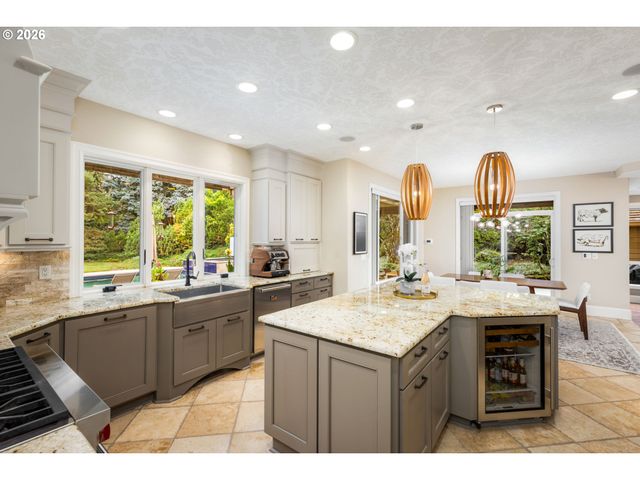 10019 Se TERRA LINDA Ct, Happy Valley, OR 97086