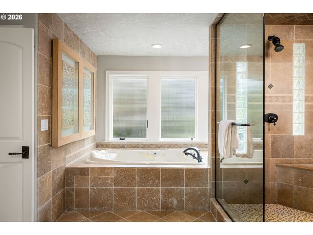 10019 Se TERRA LINDA Ct, Happy Valley, OR 97086