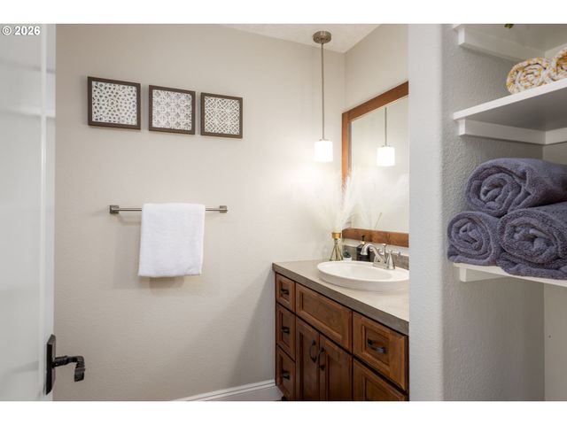 10019 Se TERRA LINDA Ct, Happy Valley, OR 97086
