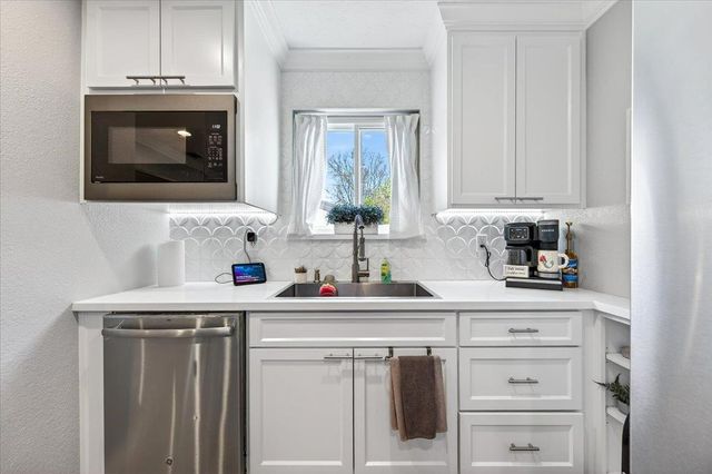 4360 W Avalon Avenue, Fresno, CA 93722