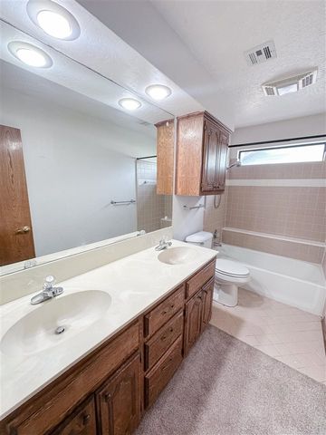 7208 NW Willow Creek, Lawton, OK 73505
